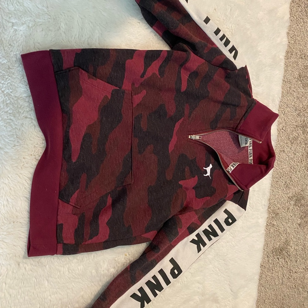 Hardly worn PINK quarter zip
